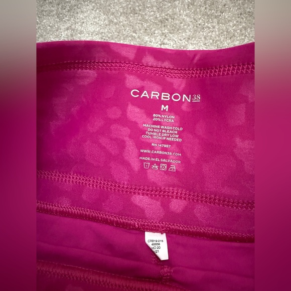 Carbon38  High Rise Leopard Takara Shine Leggings in Berry Pink size Medium NWT - Picture 7 of 11